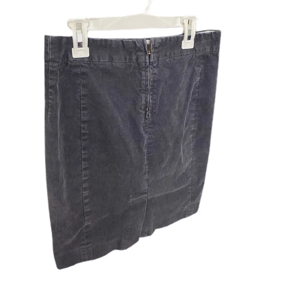 J. Crew grey cord mini skirt front zip and slit in back bottom of skirt size 2P - Picture 4 of 5